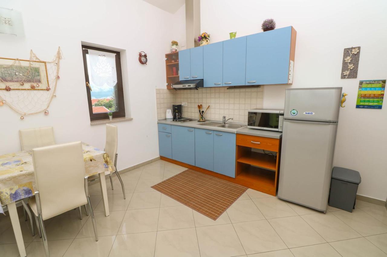Apartment Blue And With Balcony Baska (Krk)