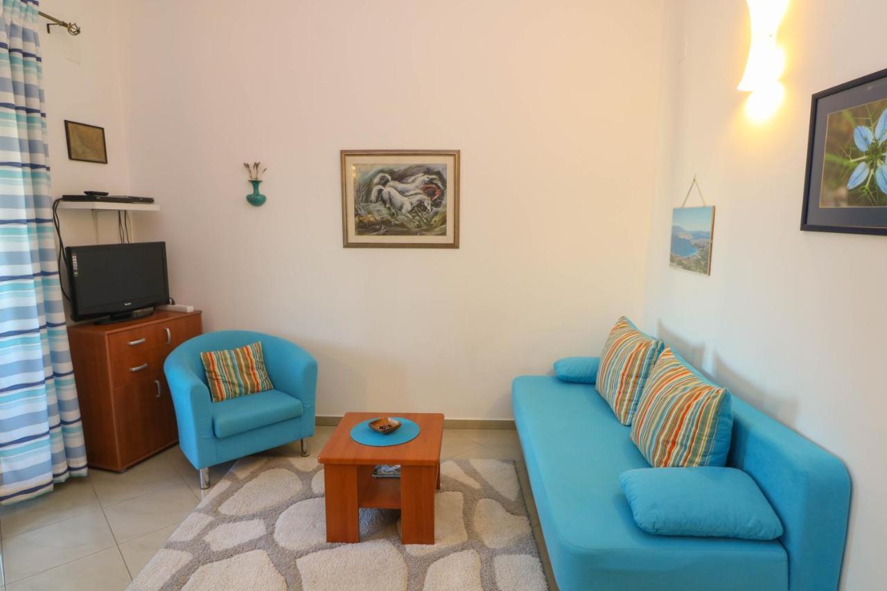 Blue And With Balcony Apartment *